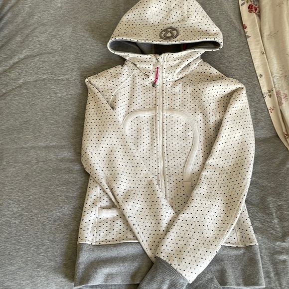 Lululemon Scuba Hoodie - Picture 1 of 10